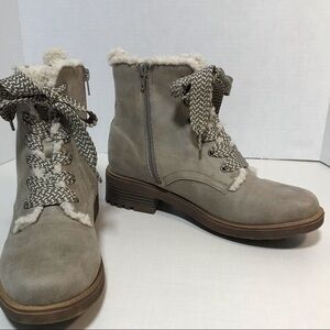 Life stride Velocity 2.0 - Taupe Short Boot - Ladies 9. Next to new